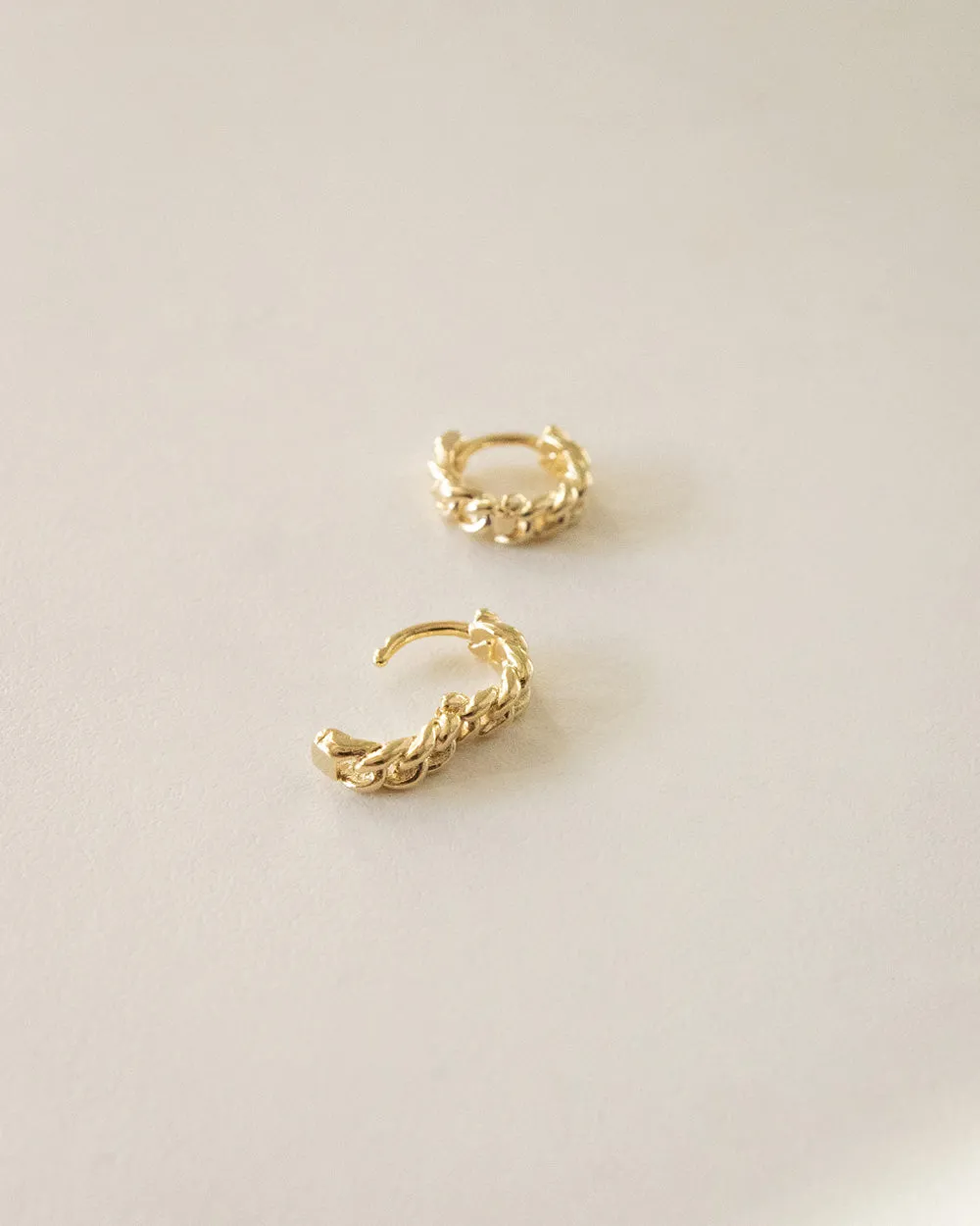 RYLEE Chain Huggie Hoops in Gold