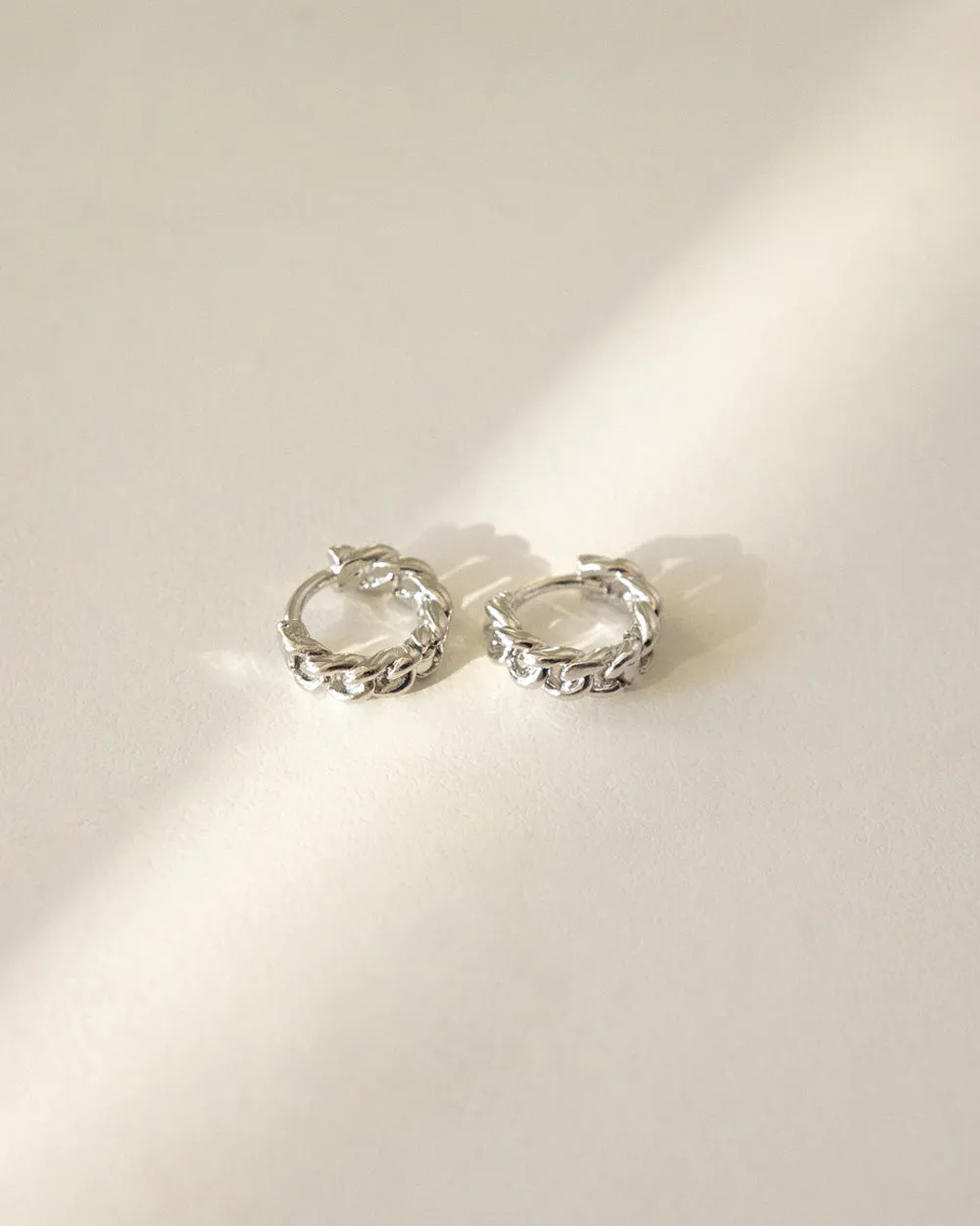 RYLEE Chain Huggie Hoops in Silver