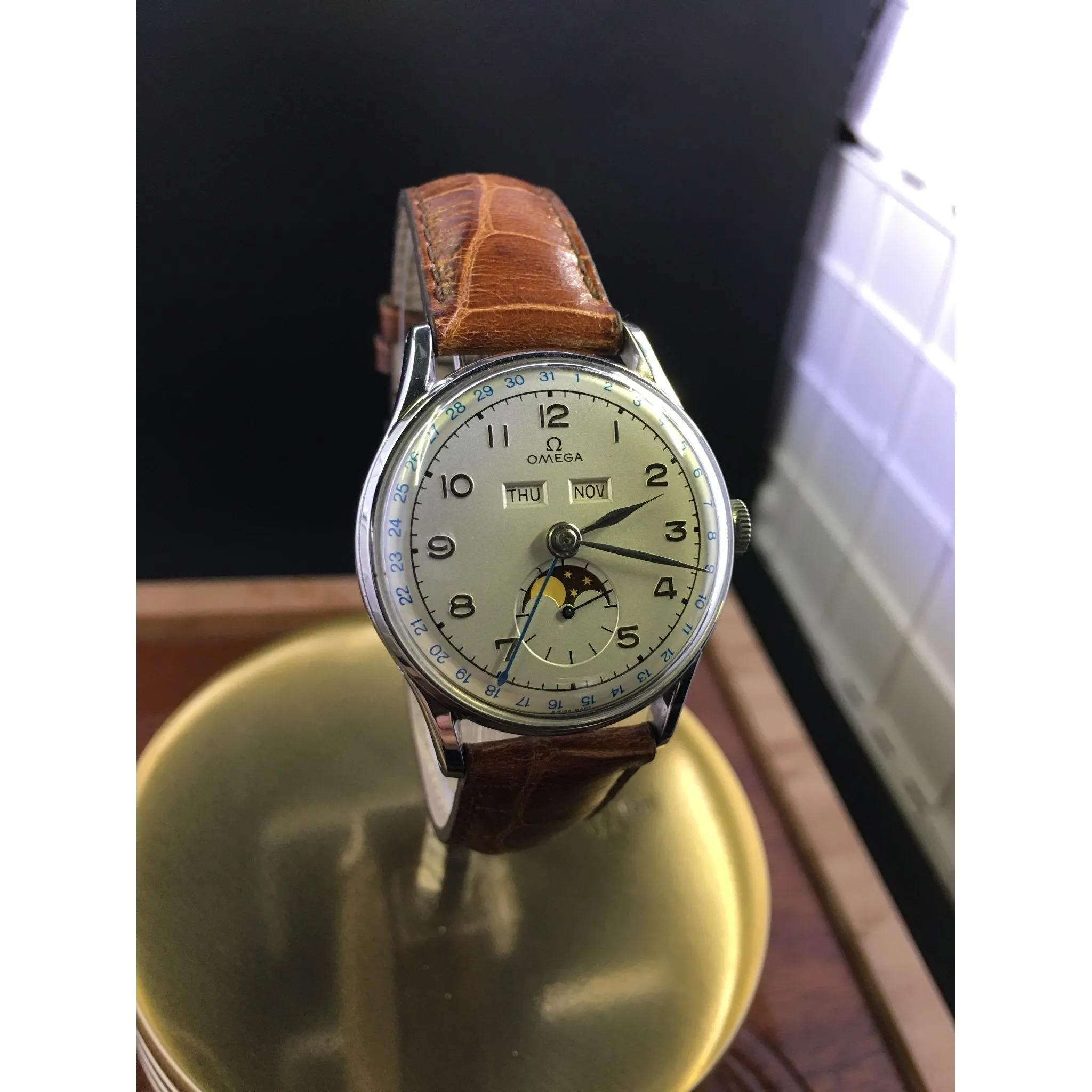 Sold - Omega Cosmic Reference 2471/1 Triple Date Moonphase Calibre 381 - 27 DL PC Circa 1947