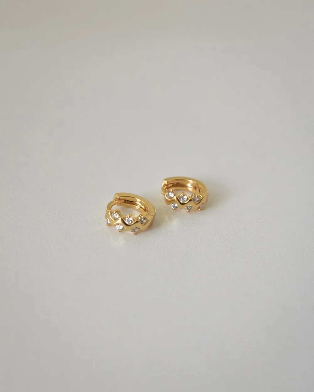 ZIGZAG Huggie Hoops